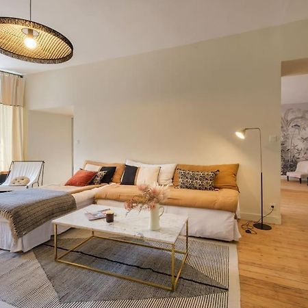 Appartement Avec Son Patio Dans Centre Historique De Bourg Exteriör bild