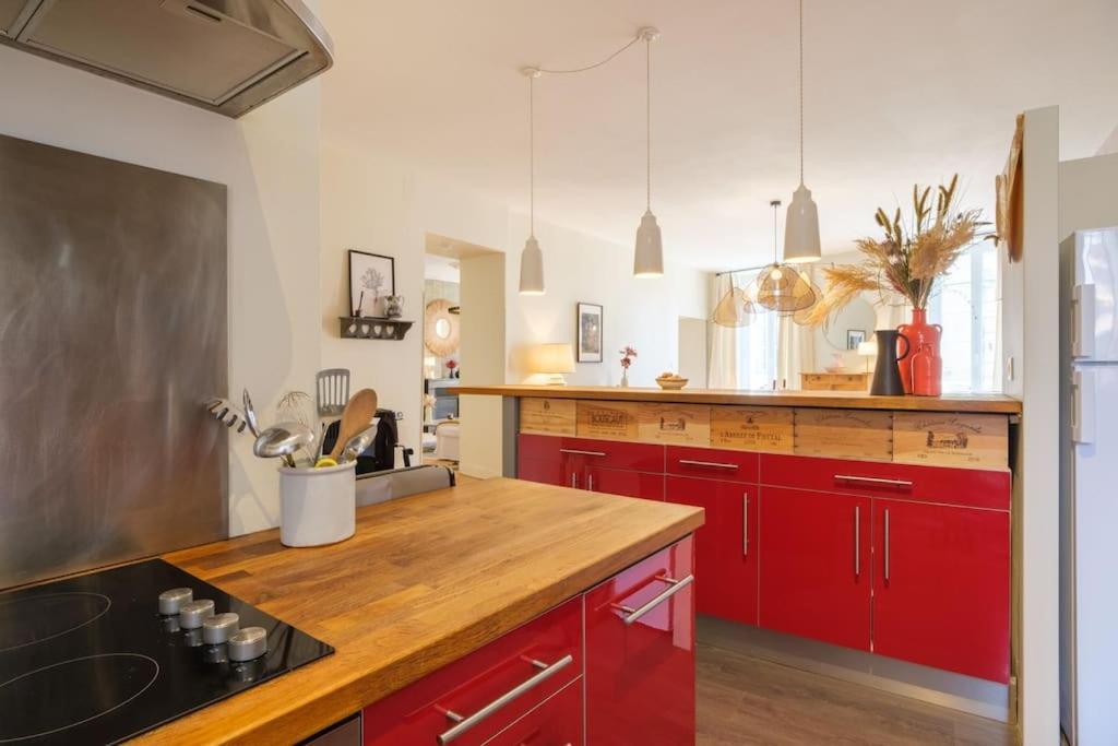 Appartement Avec Son Patio Dans Centre Historique De Bourg Exteriör bild